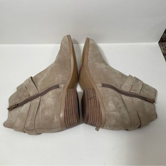 NWT Guess Beige Leather Heeled Booties - Picture 6 of 8